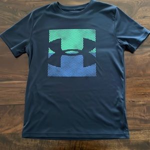 Under Armour boys shirt XL
